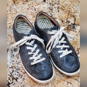 Taos Freedom Sneakers Tennis Shoes size 10